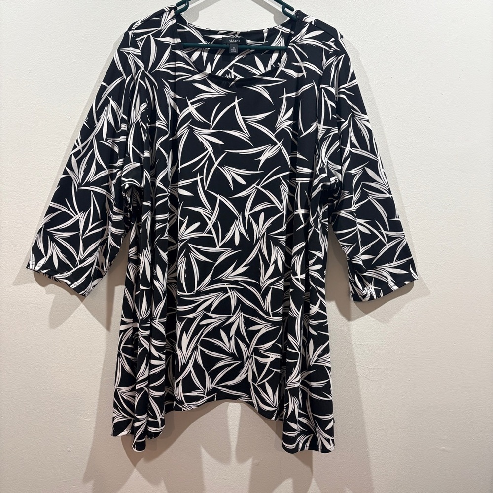 Plus Size 4X Black White Leaf Print Tunic Fall Top Alfani‎ Stretch Blouse